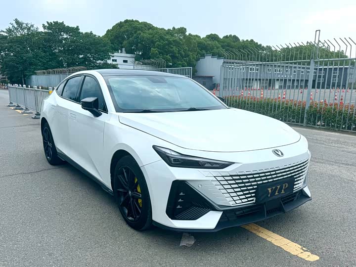 Фото 3 - Changan UNI-V