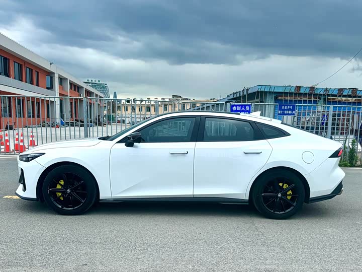 Фото 8 - Changan UNI-V