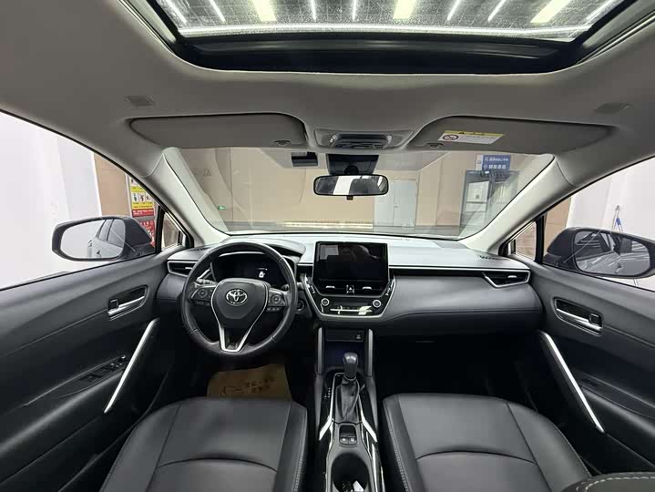 Фото 20 - Toyota Corolla Cross