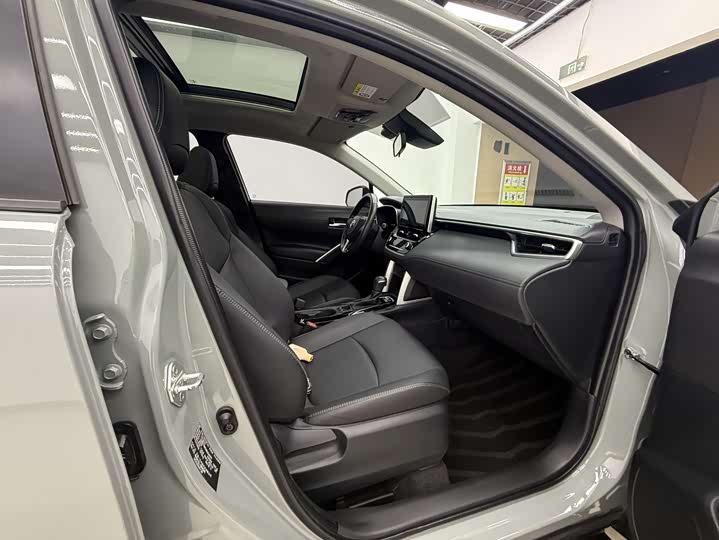 Фото 21 - Toyota Corolla Cross