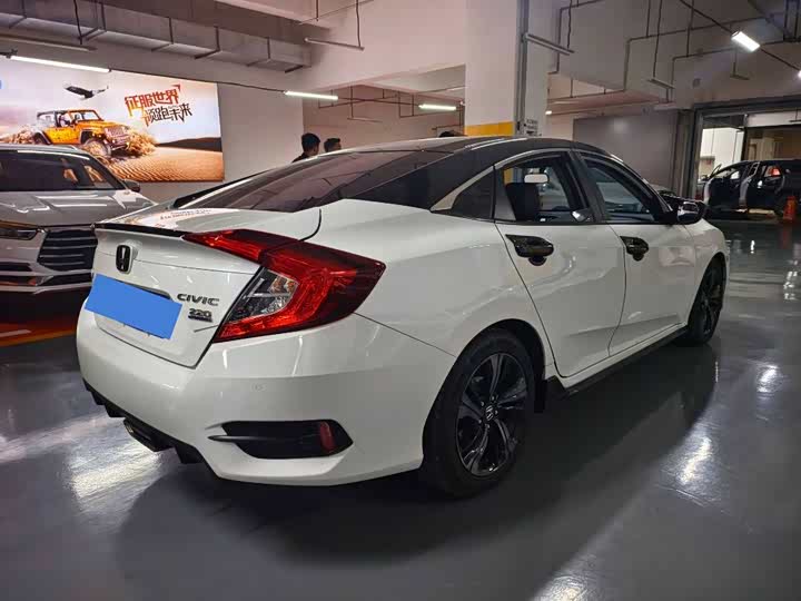 Фото 8 - Honda Civic