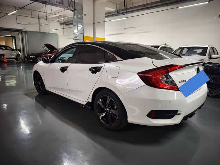 Фото 9 - Honda Civic