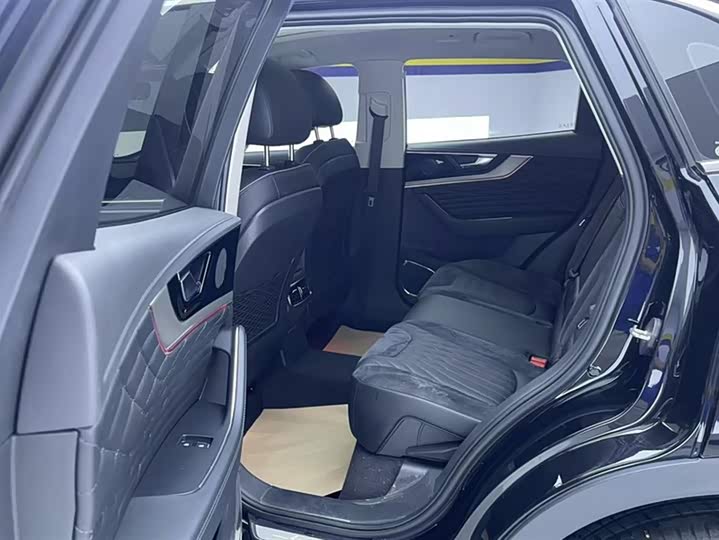 Фото 11 - Hongqi HS5