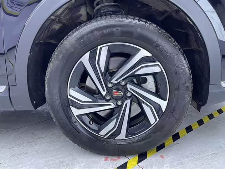 Фото 6 - Hongqi HS5