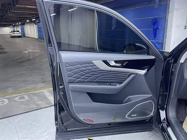 Фото 7 - Hongqi HS5