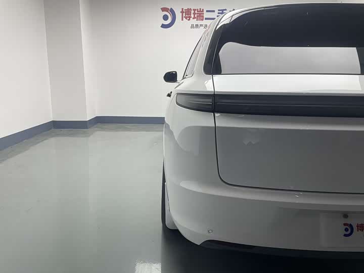 Фото 12 - LiXiang L7