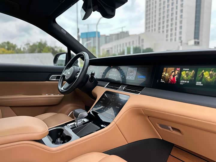 Фото 12 - LiXiang One