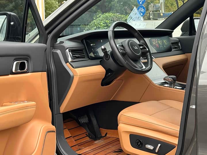 Фото 4 - LiXiang One