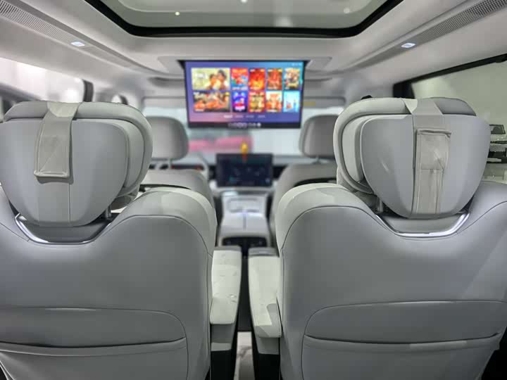 Фото 18 - XPeng X9