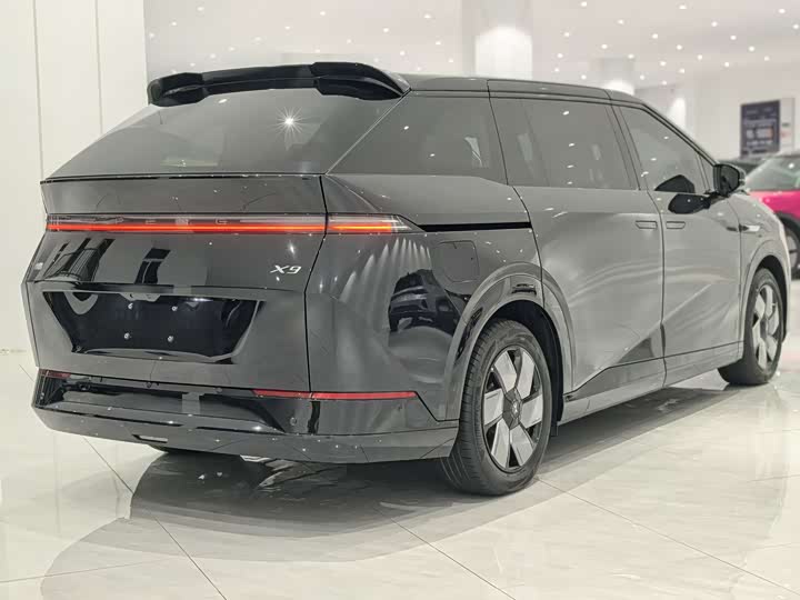 Фото 4 - XPeng X9