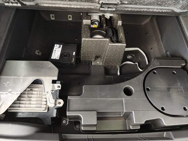 Фото 13 - Audi SQ7