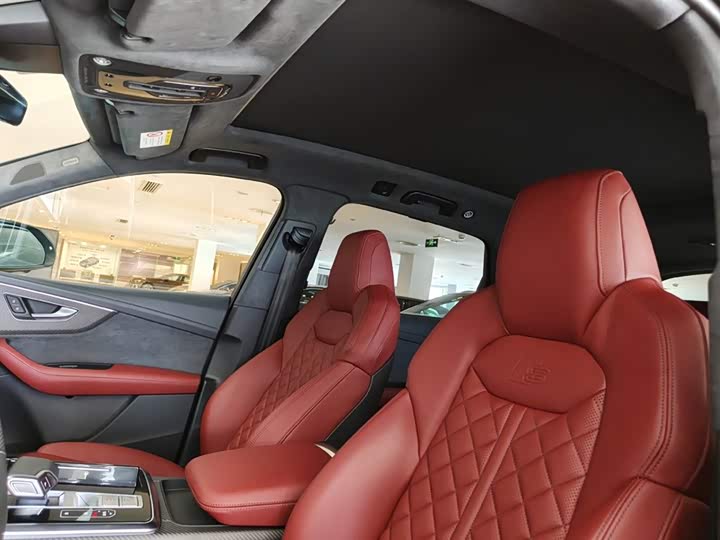 Фото 16 - Audi SQ7