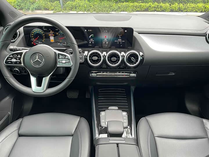 Фото 10 - Mercedes-Benz GLA-Class