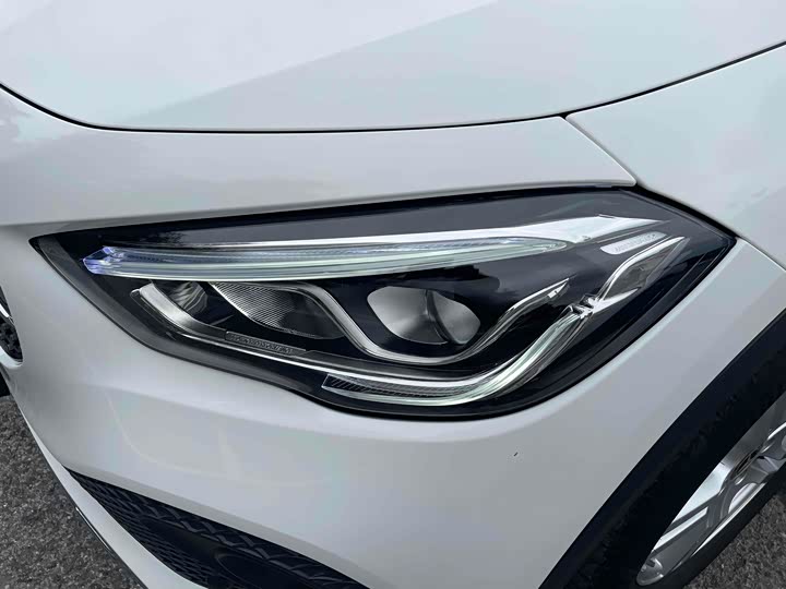 Фото 14 - Mercedes-Benz GLA-Class