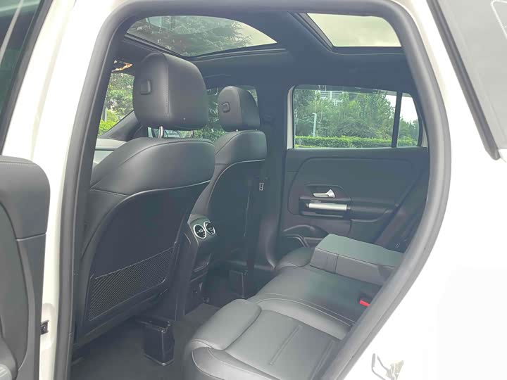 Фото 7 - Mercedes-Benz GLA-Class