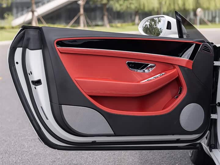 Фото 15 - Bentley Continental GT