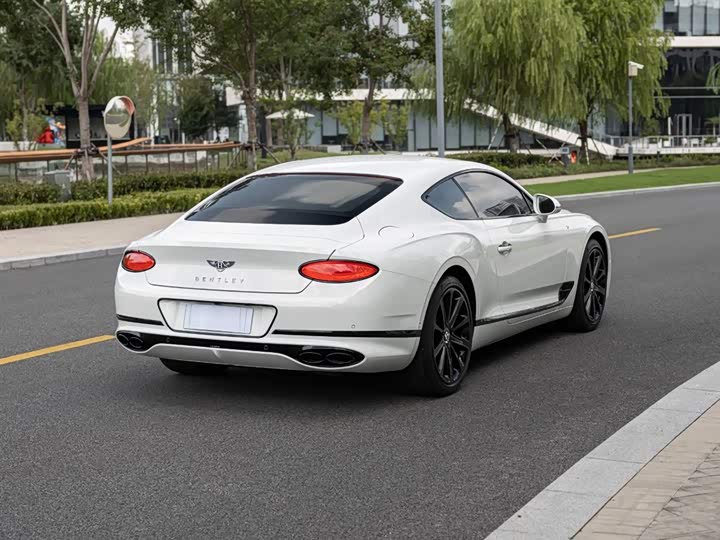 Фото 4 - Bentley Continental GT