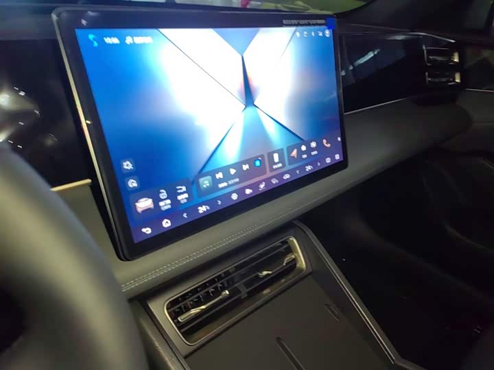 Фото 13 - BYD Qin L