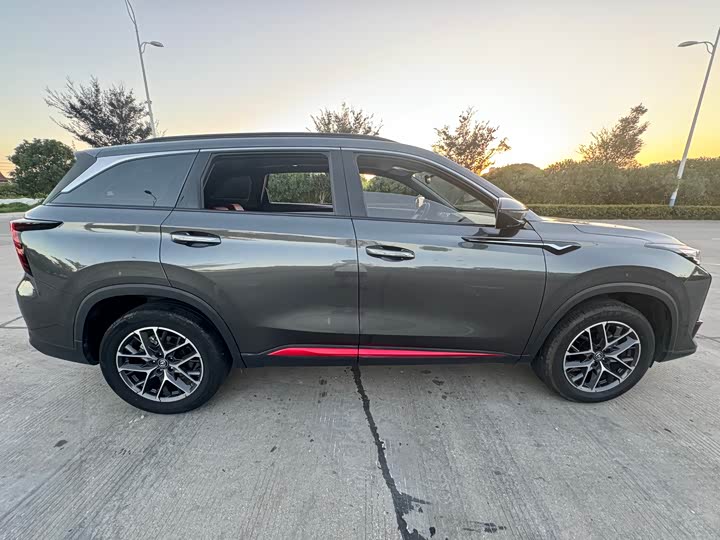 Фото 11 - Changan CS75 Plus