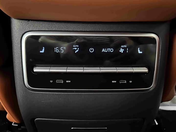 Фото 15 - LiXiang L7