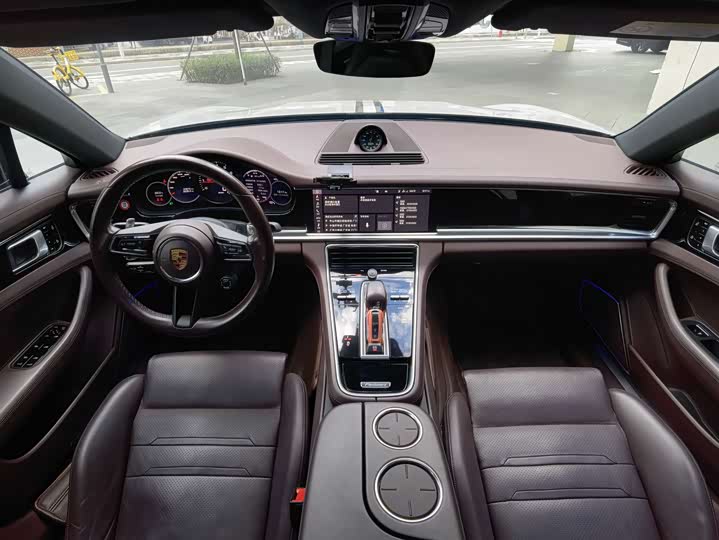 Фото 7 - Porsche Panamera