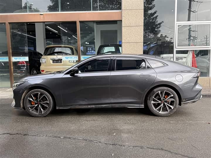 Фото 3 - Changan UNI-V Hybrid