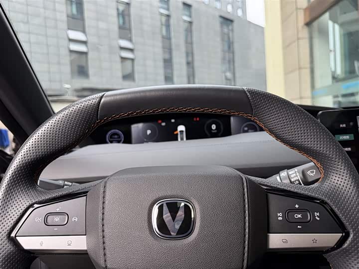 Фото 6 - Changan UNI-V Hybrid