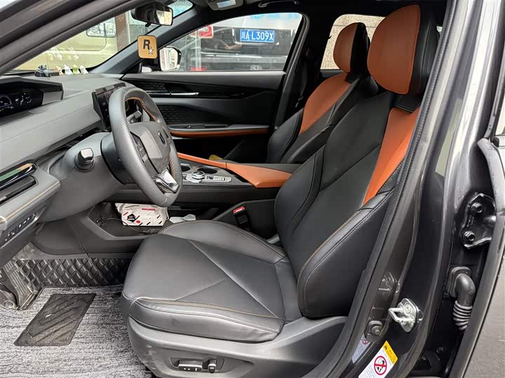 Фото 8 - Changan UNI-V Hybrid