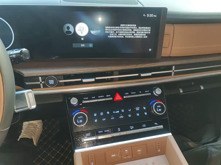 Фото 12 - Hyundai Santa Fe