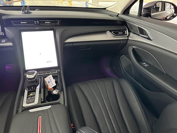 Фото 10 - Hongqi H5