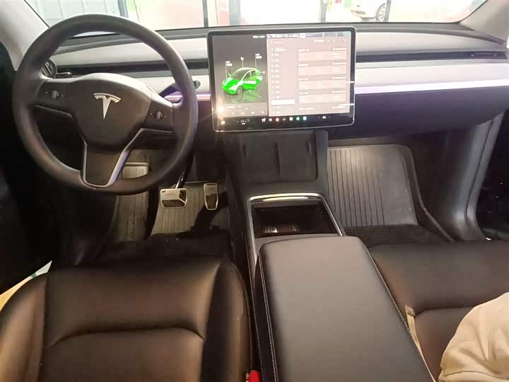 Фото 10 - Tesla Model Y