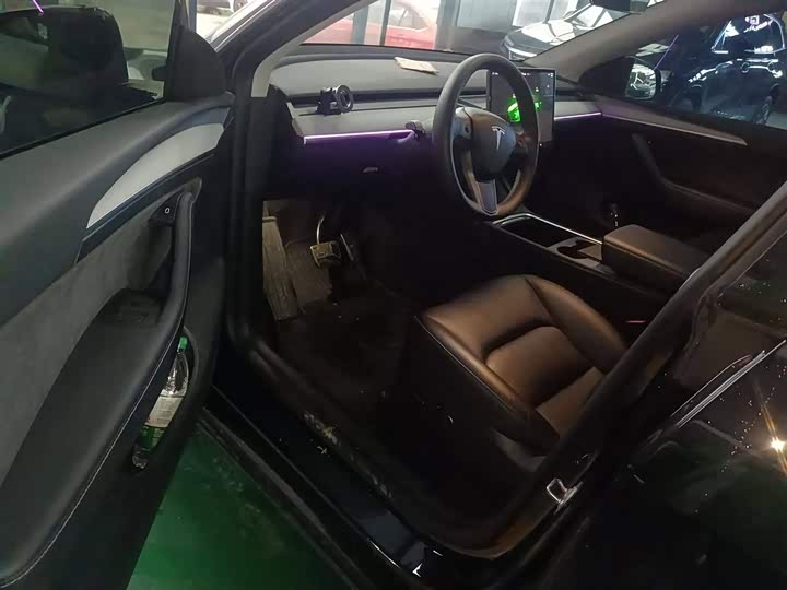 Фото 16 - Tesla Model Y