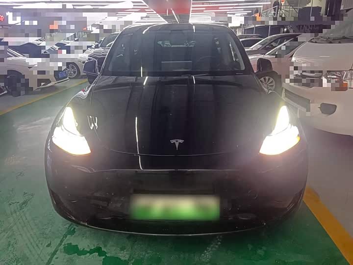 Фото 3 - Tesla Model Y