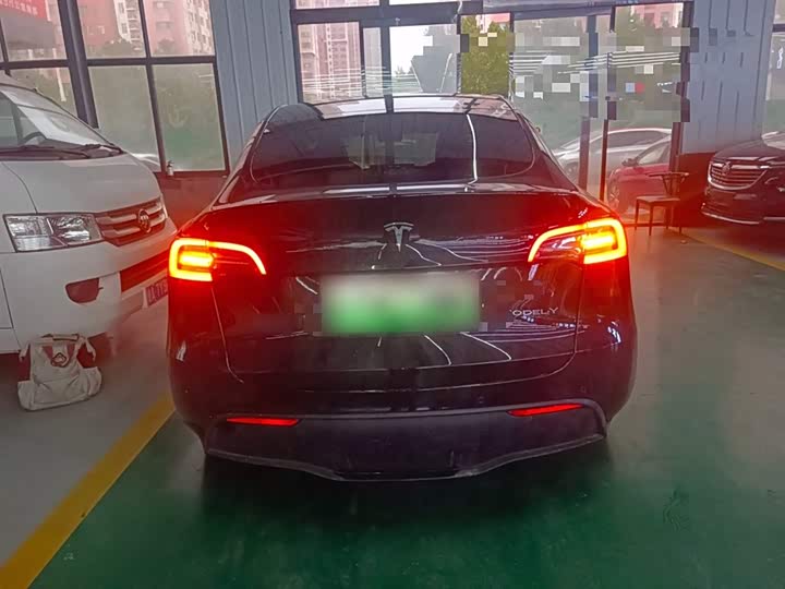 Фото 6 - Tesla Model Y