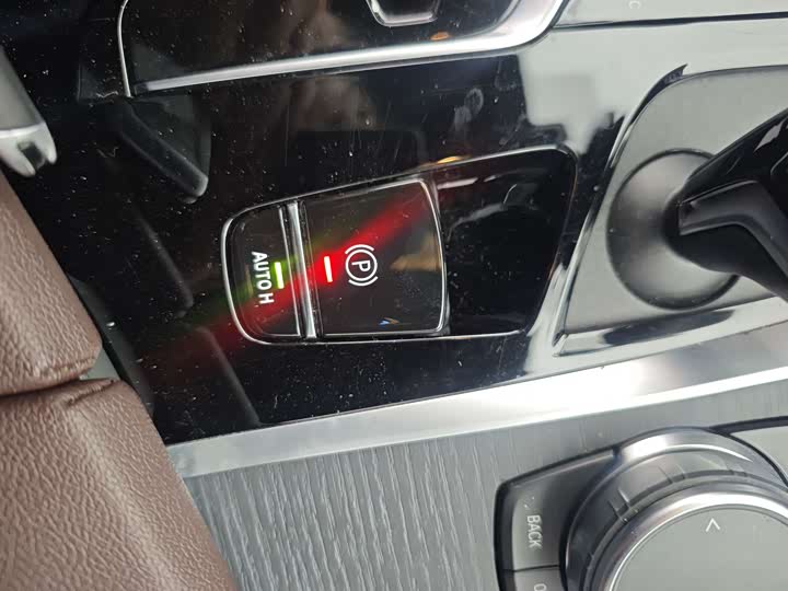 Фото 16 - BMW 5 Series Hybrid