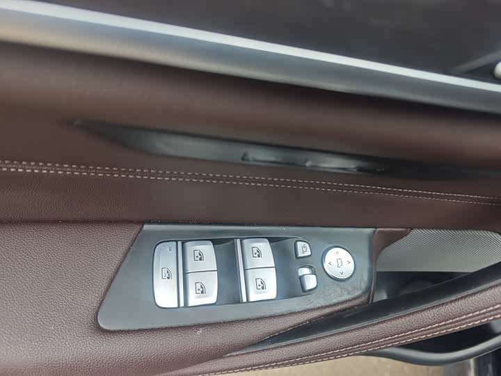 Фото 6 - BMW 5 Series Hybrid