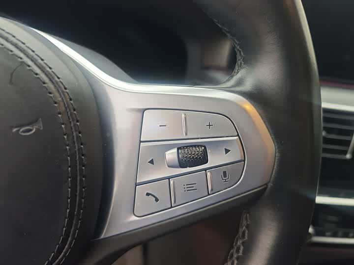 Фото 9 - BMW 5 Series Hybrid