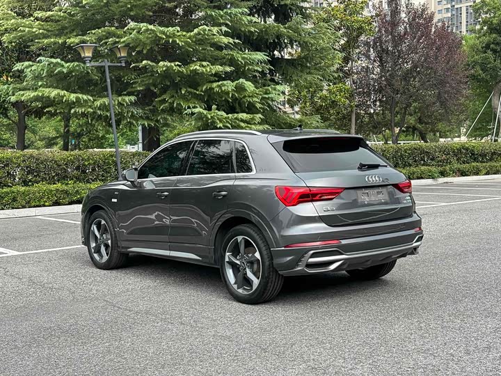 Фото 16 - Audi Q3