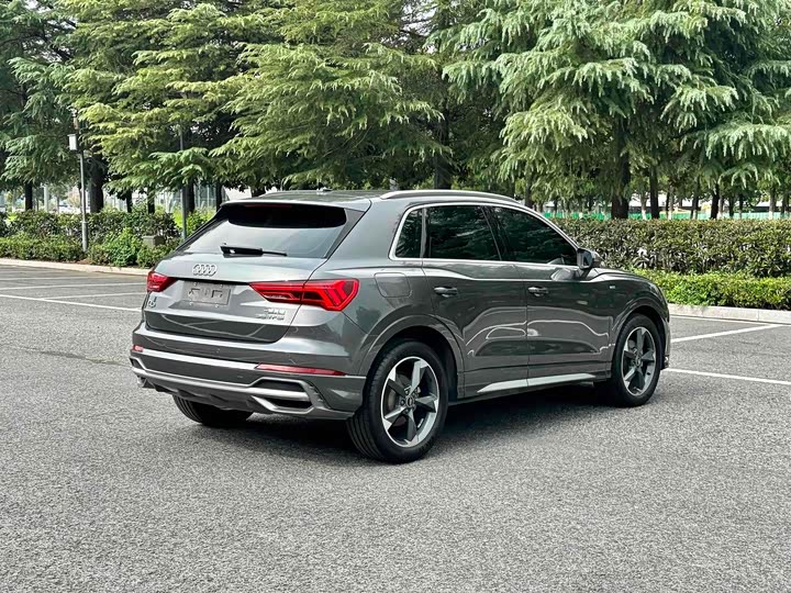 Фото 4 - Audi Q3