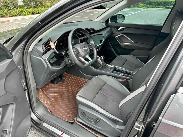 Фото 7 - Audi Q3