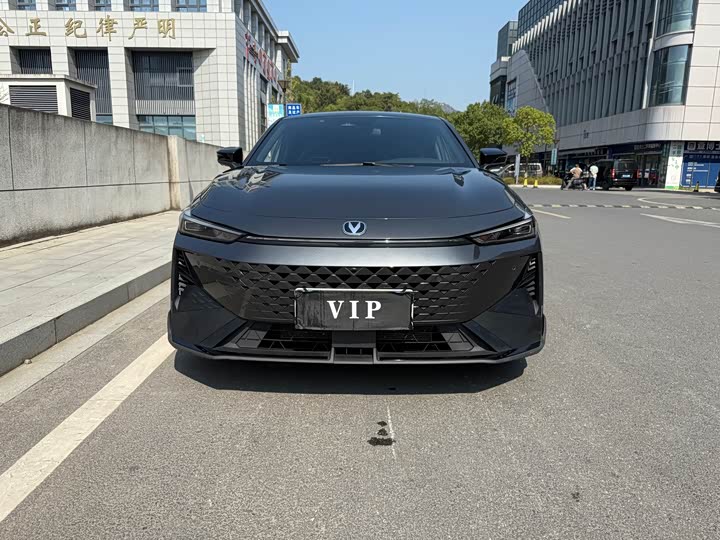 Фото 3 - Changan UNI-V