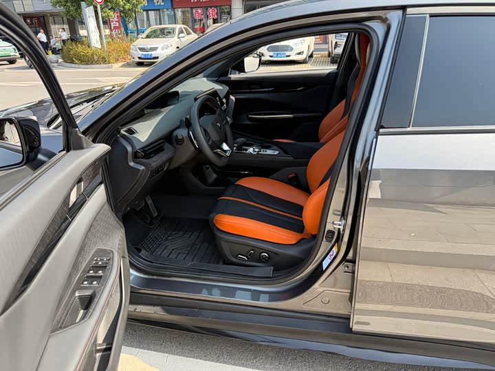 Фото 4 - Changan UNI-V