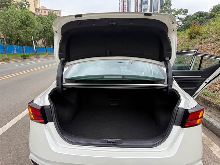 Фото 19 - Nissan Teana