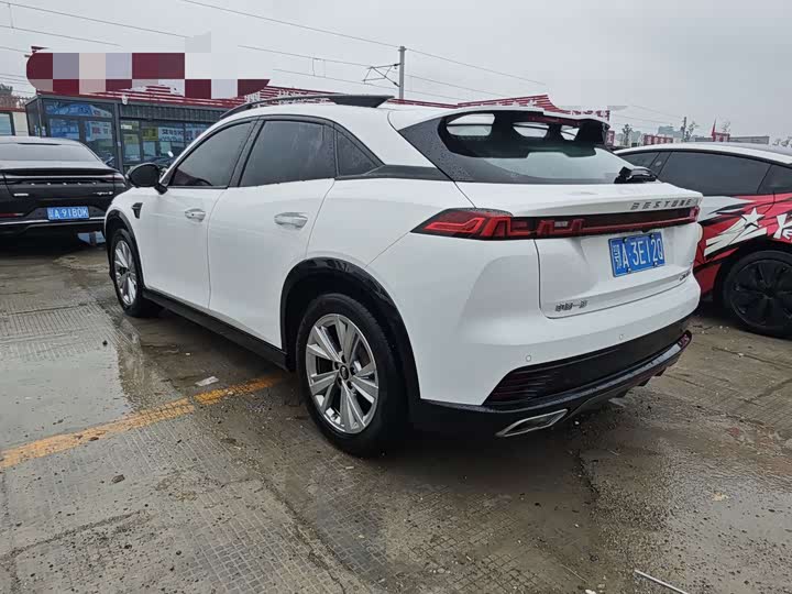 Фото 16 - Bestune B70S