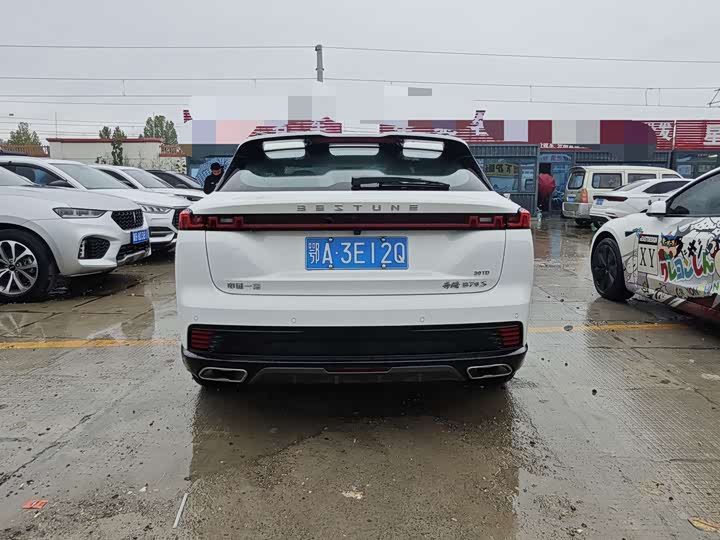 Фото 17 - Bestune B70S