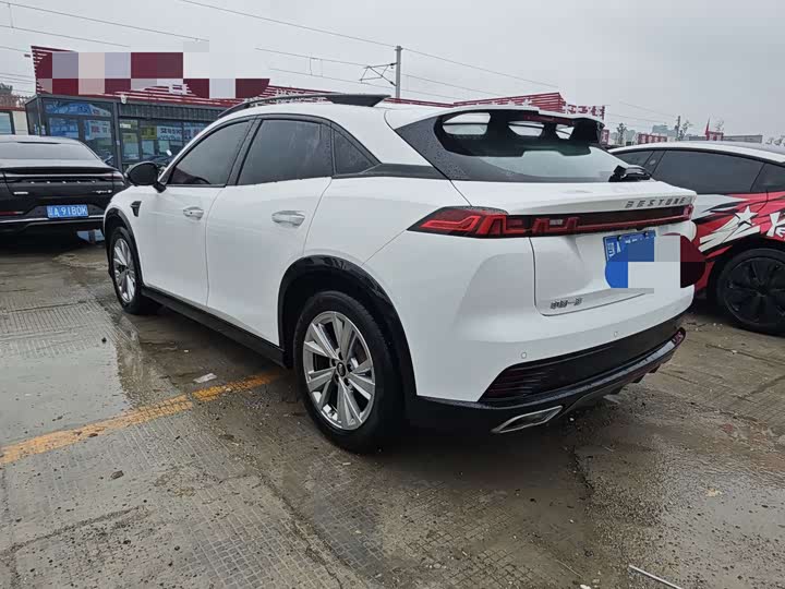 Фото 18 - Bestune B70S