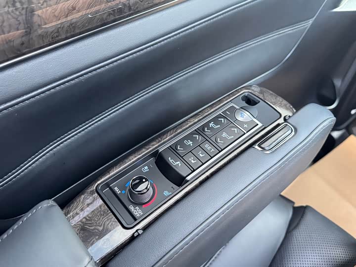 Фото 15 - Toyota Alphard