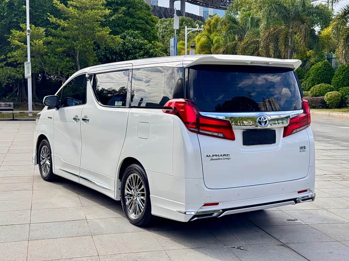Фото 4 - Toyota Alphard