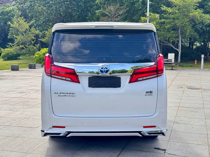 Фото 5 - Toyota Alphard