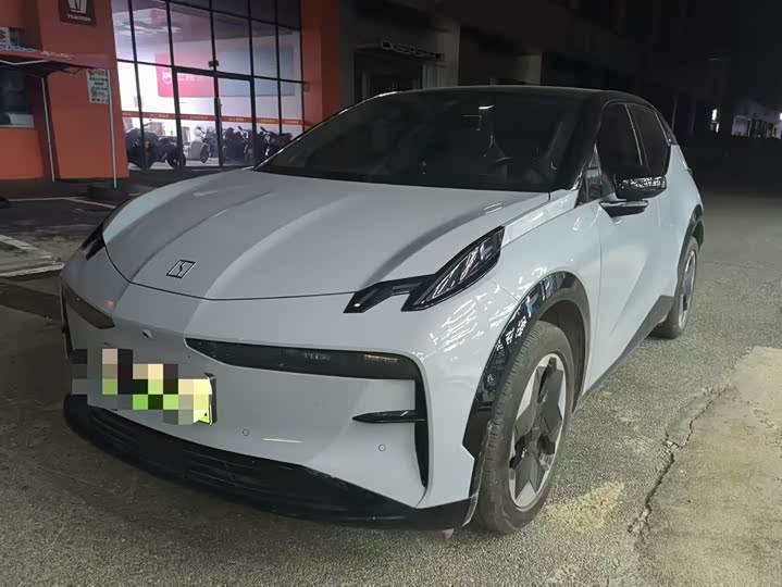 Фото 2 - Zeekr X